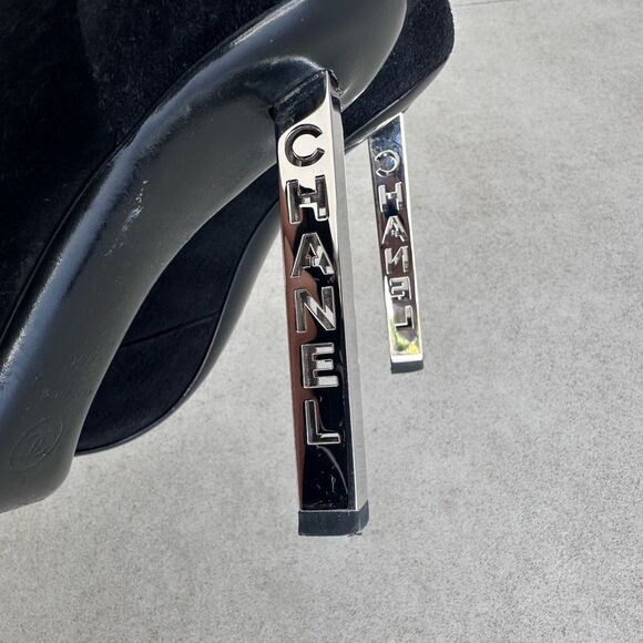 Chanel Logo Suede Lace Up Cap Toe Black Booties Metal Heel EU 38.5 C US 7.5-8 - Picture 6 of 10